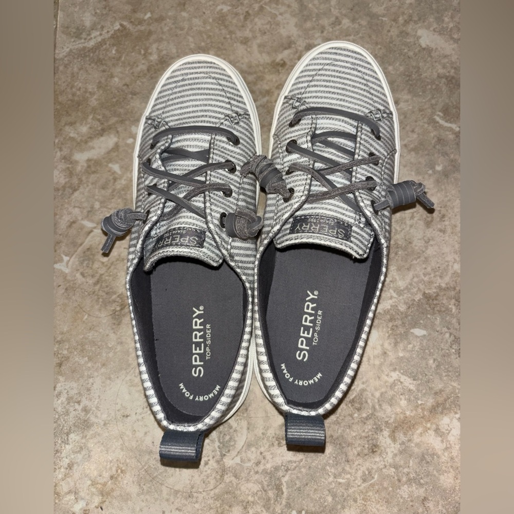 NWOT Sperry Grey and White Striped Casual Shoes